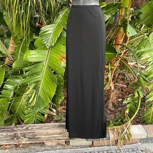 Cache columns, maxi skirt with sequined slits